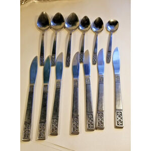 Vintage CustomCraft Fleur De Lis Stainless Flatware Korea Set Of 13,